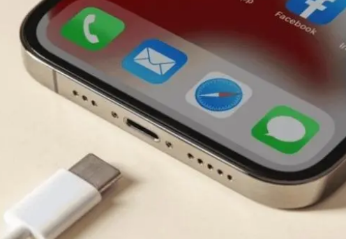 嘉兴苹果15维修分享iPhone15改USB-C接口后能和安卓用户互借充电器吗